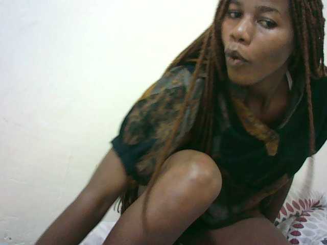 Sexyqueen2 live cam on BongaCams
