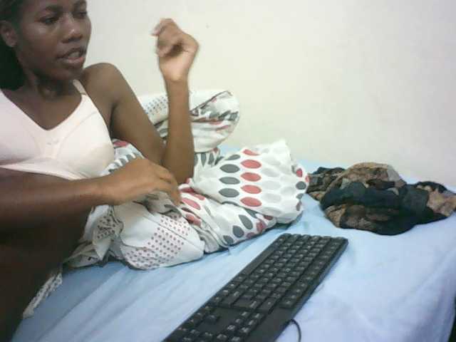 Sexyqueen2 live cam on BongaCams