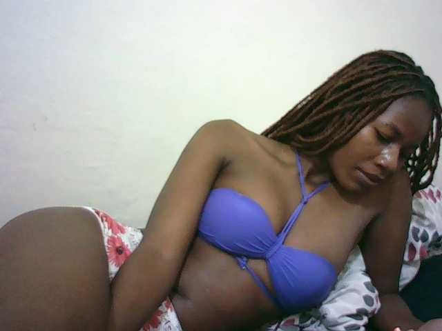 Sexyqueen2 live cam on UnifiedCams