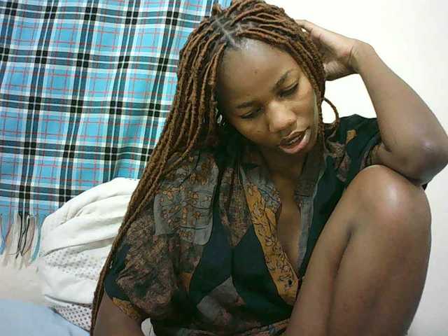 Sexyqueen2 live webcam show