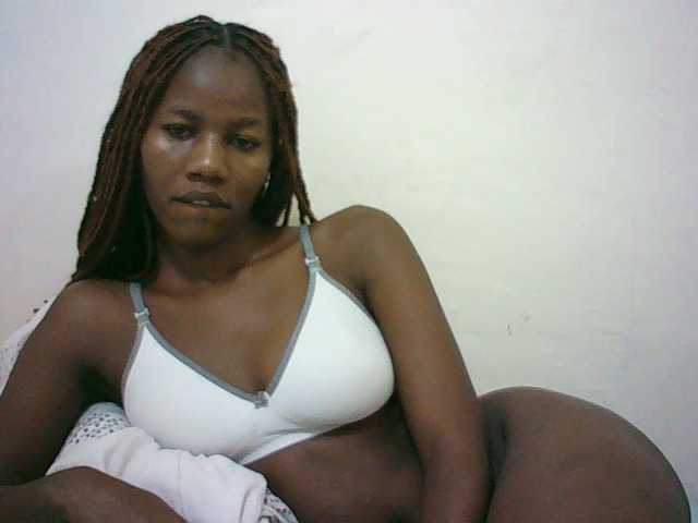 Sexyqueen2 live cam on BongaCams
