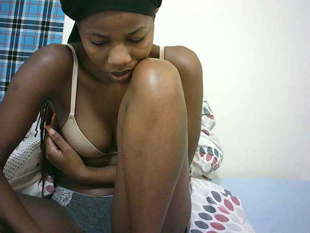 Sexyqueen2 live webcam show