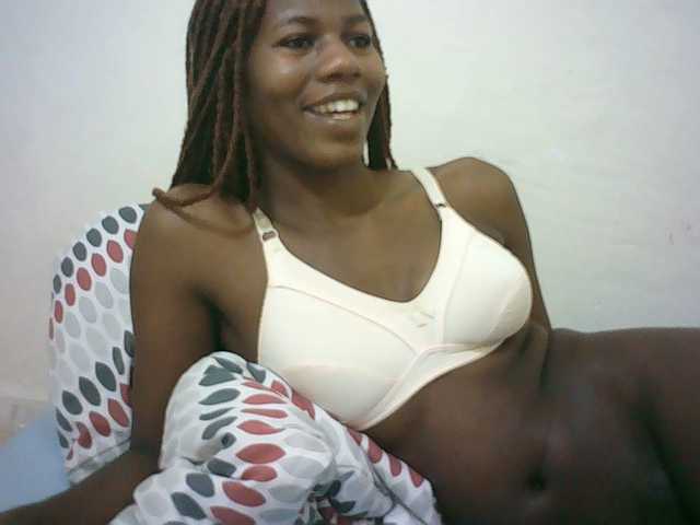 Sexyqueen2 live cam on BongaCams