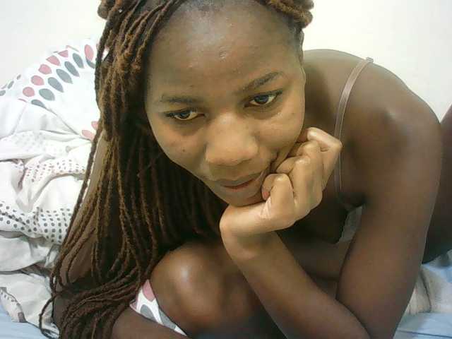 Sexyqueen2 live cam on BongaCams