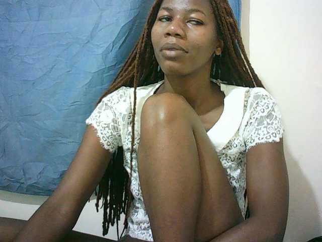 Sexyqueen2 live cam on BongaCams
