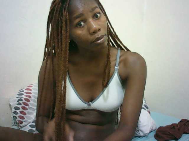 Sexyqueen2 live cam on BongaCams