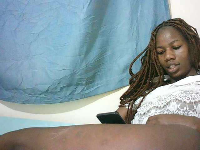 Sexyqueen2 live cam on BongaCams