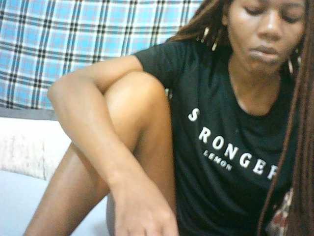 Sexyqueen2 live cam on BongaCams