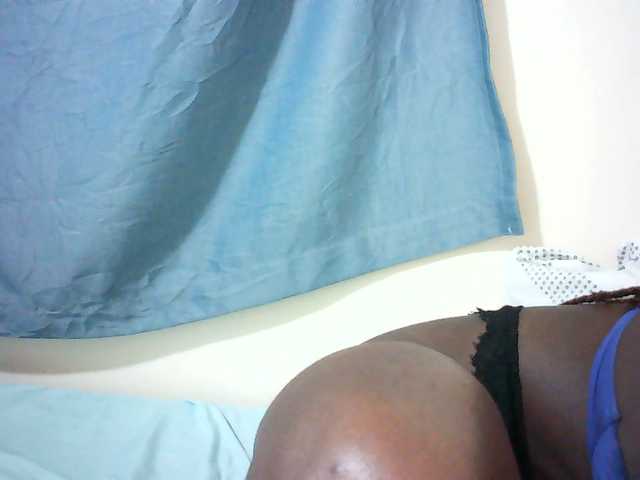 Sexyqueen2 live cam on BongaCams