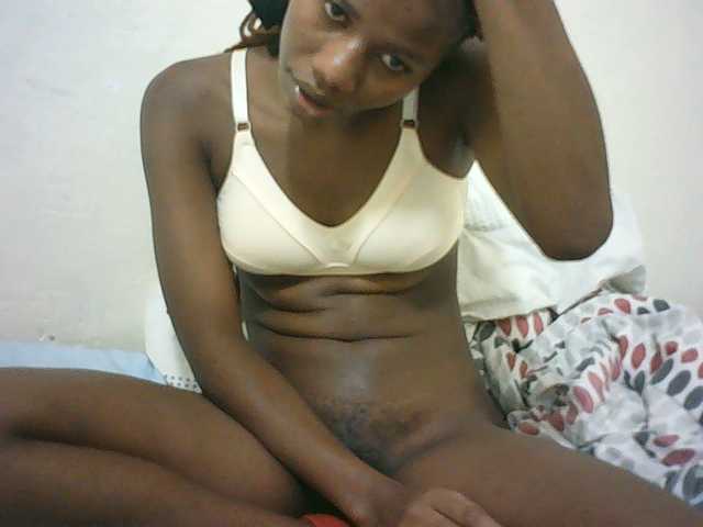 Sexyqueen2 live cam on BongaCams