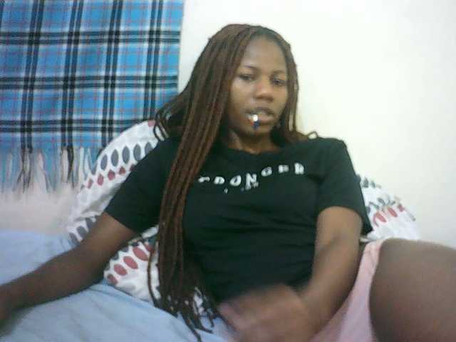 Sexyqueen2 live cam on BongaCams