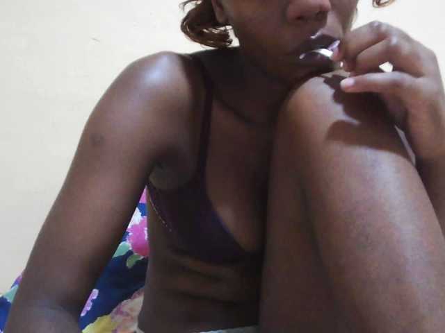 Sexyqueen2 live cam preview