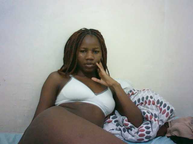 Sexyqueen2 live cam on BongaCams