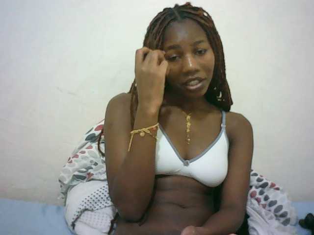 Sexyqueen2 live cam on BongaCams