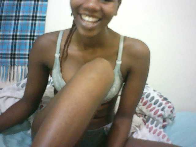 le modèle Sexyqueen2 est en webcam porno dans un show sur le site bongacams, il possède les tags suivants: Ebony,Redhead,Hairy