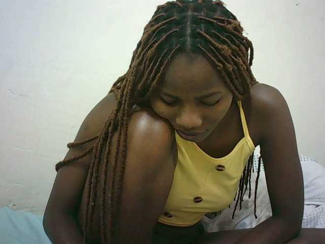 Sexyqueen2 live cam on BongaCams