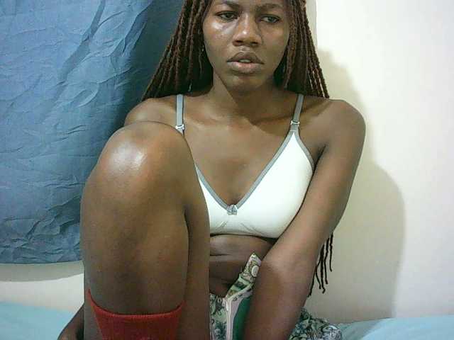 Sexyqueen2 live cam on BongaCams