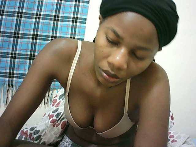 Sexyqueen2 live webcam show