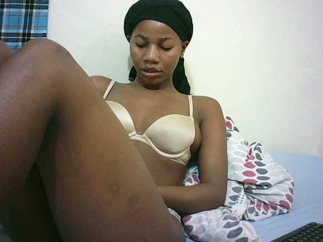 Sexyqueen2 live webcam show