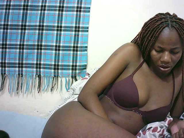 Sexyqueen2 live webcam show