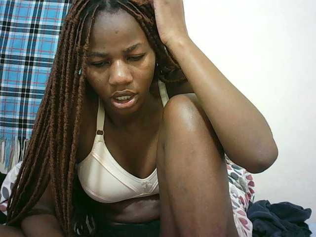 Sexyqueen2 live cam on BongaCams