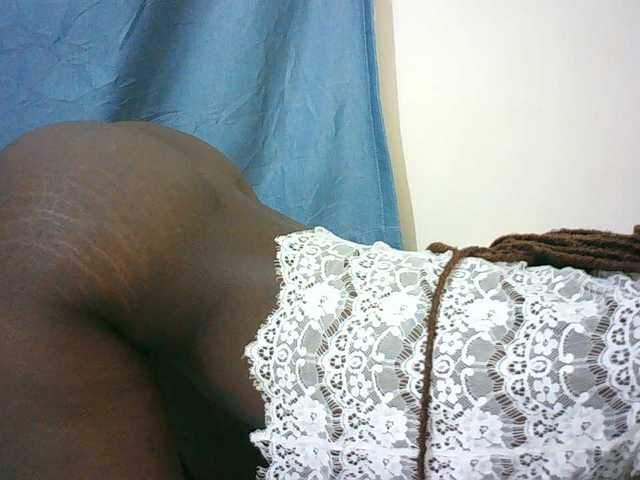 Sexyqueen2 live cam on BongaCams