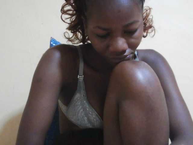Sexyqueen2 live cam on BongaCams