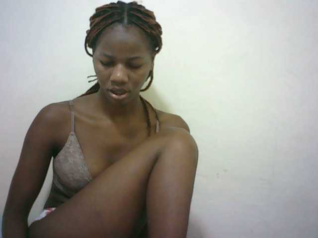 Sexyqueen2 live cam on BongaCams