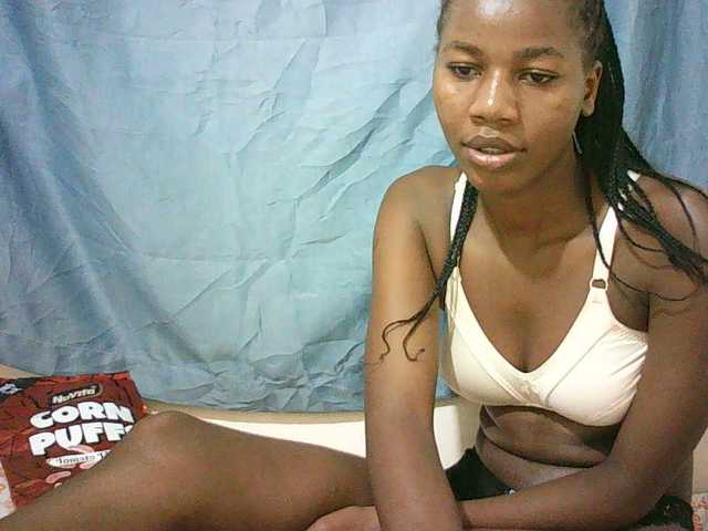le modèle Sexyqueen2 est en webcam porno dans un show sur le site bongacams, il possède les tags suivants: Ebony,Brunette,Hairy