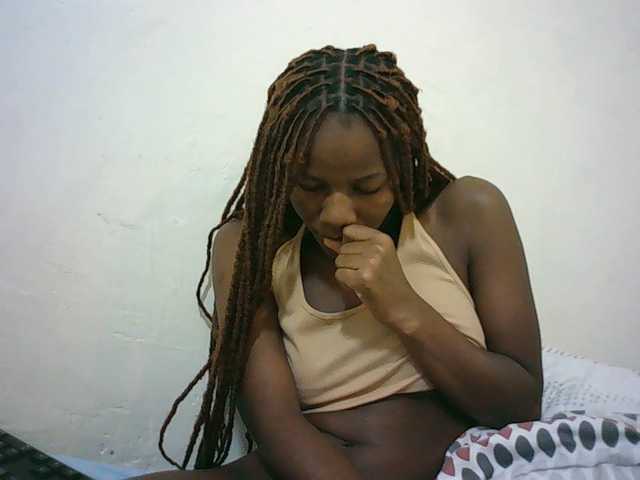 Sexyqueen2 live cam on BongaCams