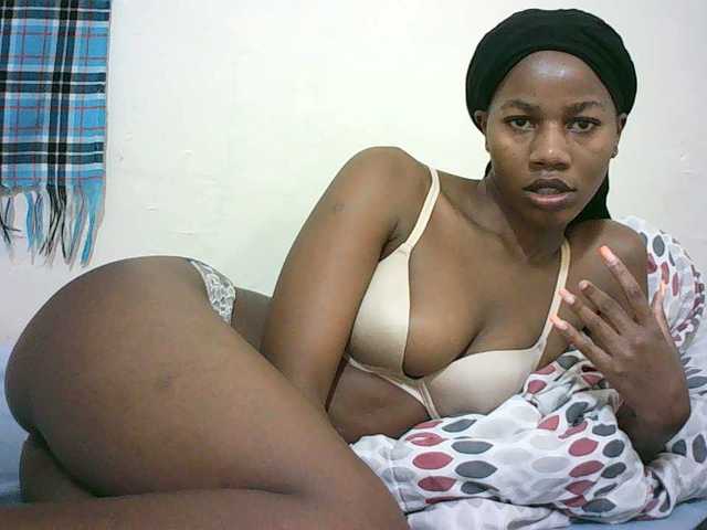 Sexyqueen2 live webcam show