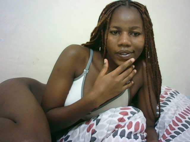 Sexyqueen2 live cam on BongaCams