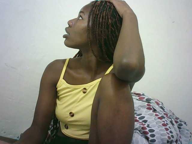 Sexyqueen2 live cam on UnifiedCams