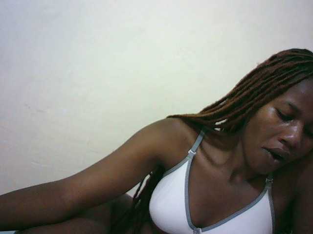 Sexyqueen2 live cam on BongaCams