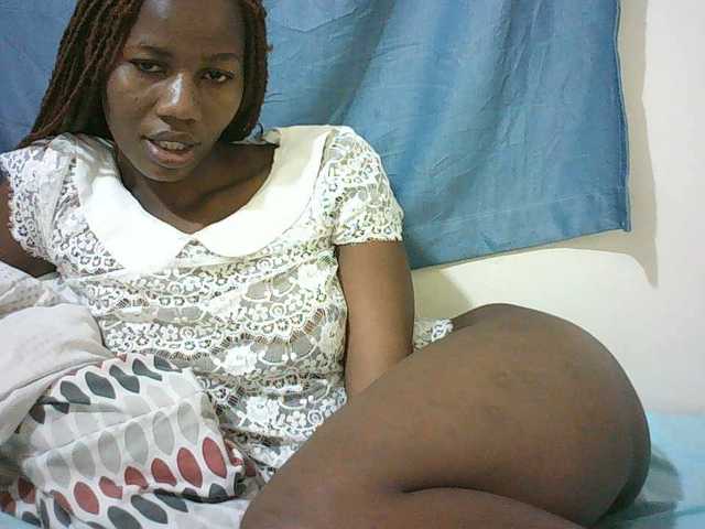 Sexyqueen2 live cam on BongaCams
