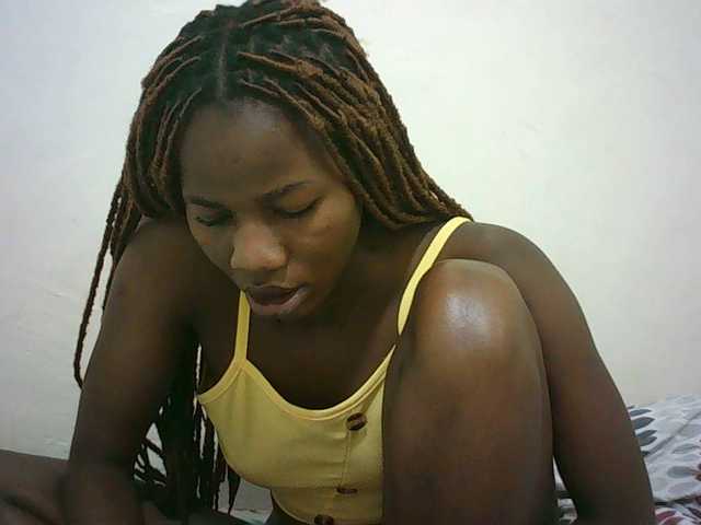 Sexyqueen2 live cam on UnifiedCams