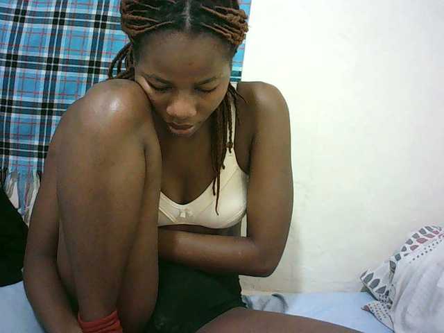 Sexyqueen2 live cam on BongaCams