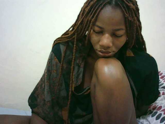 Sexyqueen2 live cam on BongaCams