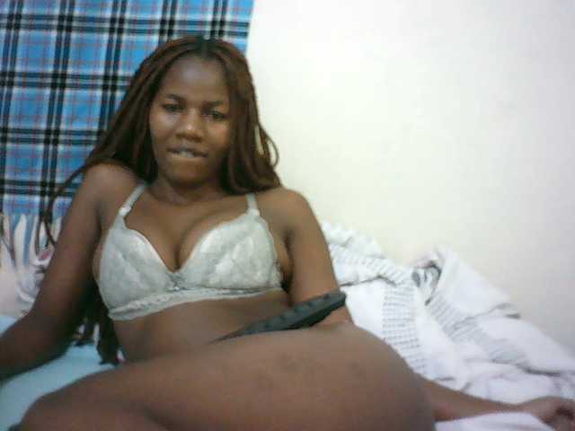 Sexyqueen2 live cam on BongaCams