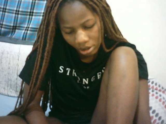 Sexyqueen2 live cam on BongaCams