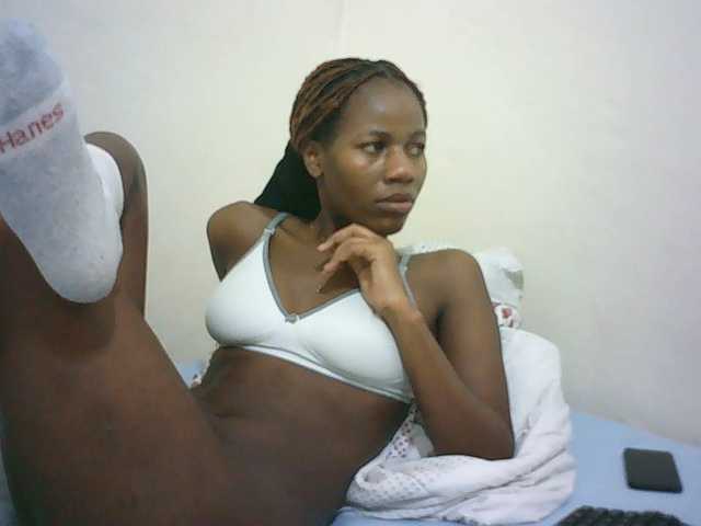 Sexyqueen2 live cam on BongaCams