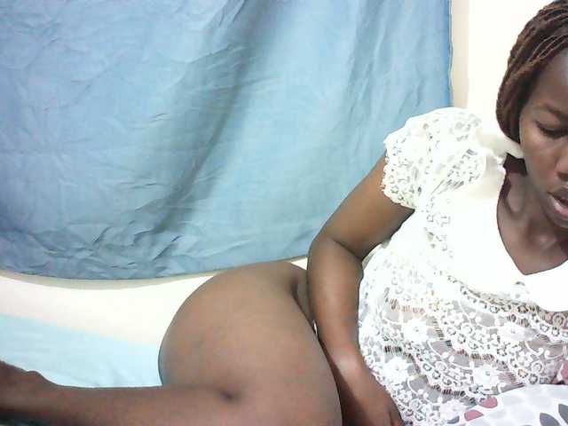 Sexyqueen2 live cam on BongaCams