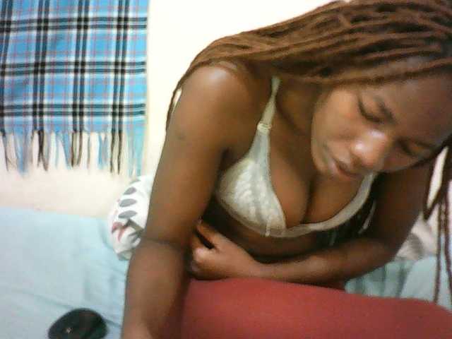 Sexyqueen2 live cam on BongaCams