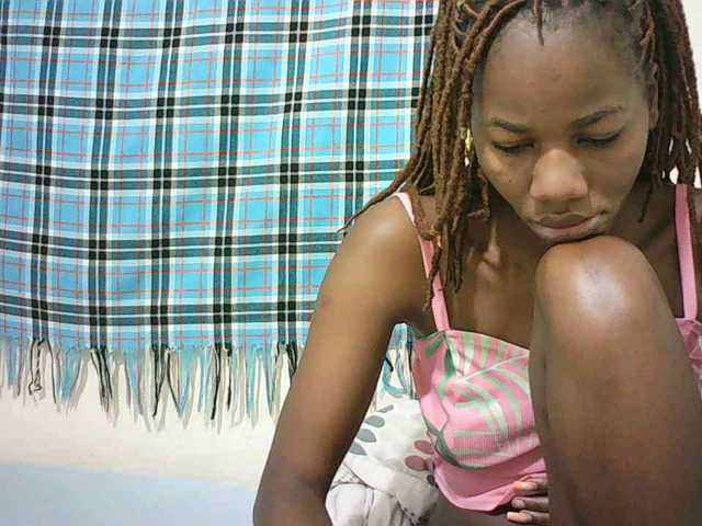 Sexyqueen2 live cam on BongaCams