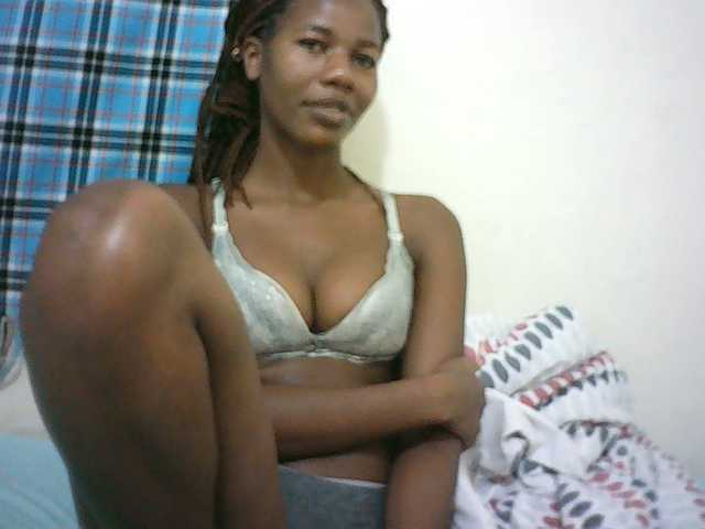 Sexyqueen2 live cam on BongaCams