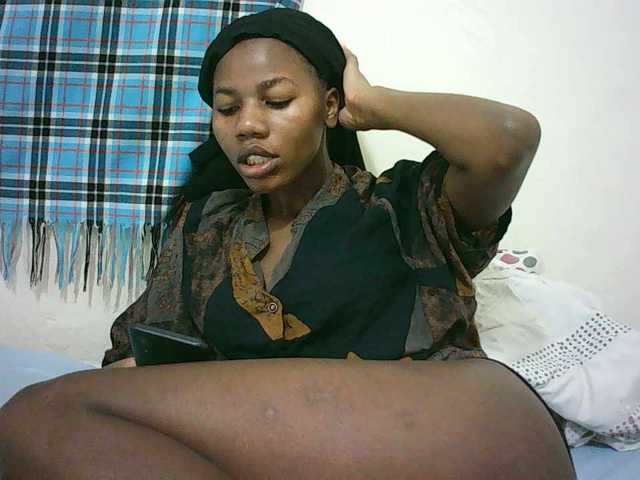 Sexyqueen2 live webcam show