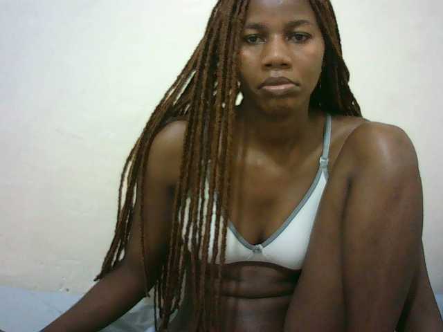 Sexyqueen2 live cam on BongaCams