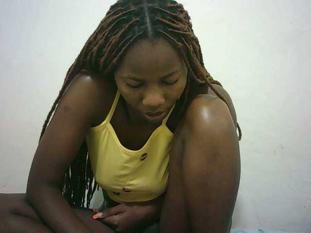 Sexyqueen2 live cam on BongaCams