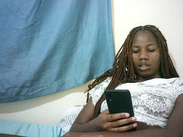 Sexyqueen2 live cam on BongaCams
