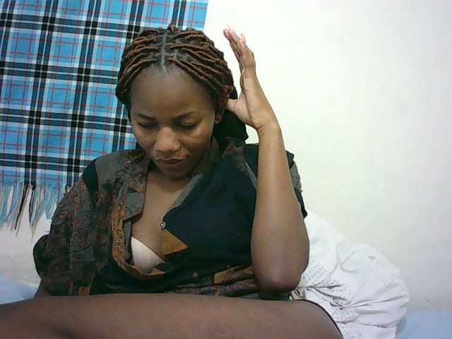 Sexyqueen2 live cam on BongaCams